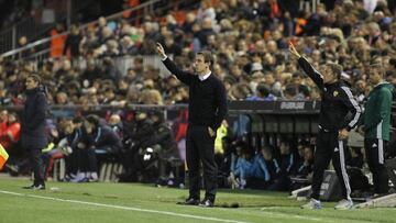 Valencia fans urge 'donkey' Neville to go in Celta defeat