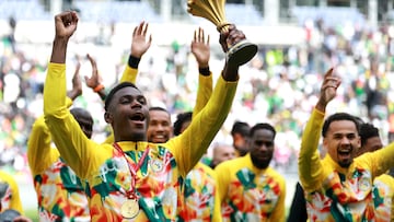 The African national team, in their friendly match against Peru at the Stade de France in Paris, left with the Africa Cup trophy in front of a packed stadium.