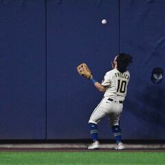 Wild double play in the Dodgers vs Brewers game explained: What happened and why