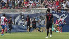 El Atl&eacute;tico se defiende ante el San Luis.
 