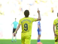 VILA-REAL (CASTELLÓN), 06/12/2025.- El delantero del Villarreal Georges Mikautadze, celebra su gol contra el Getafe, durante el partido de la jornada 13 de LaLiga EA Sports entre el Villarreal y el Getafe, disputado este sábado en el Estadio de la Cerámica de Vila-Real (Castellón). EFE/ Andreu Esteban