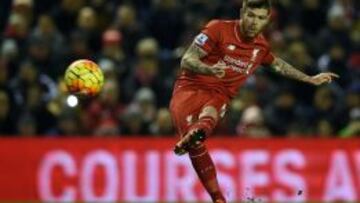 Alberto Moreno durante un partido con el Liverpool.