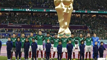 DOHA - (LR) Hirving Lozano of Mexico, Henry Martin of Mexico, Hector Moreno of Mexico, Cesar Jasib Montes of Mexico, Edson Alvarez of Mexico, Ernesto Vega of Mexico, Jorge Sanchez of Mexico, Jesus Gallardo of Mexico, Luis Chavez of Mexico , Hector Herrera of Mexico, Mexico goalkeeper Guillermo Ochoa during the FIFA World Cup Qatar 2022 group C match between Mexico and Poland at 974 Stadium on November 22, 2022 in Doha, Qatar. AP | Dutch Height | MAURICE OF STONE (Photo by ANP via Getty Images)