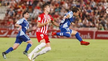 Partido de Segunda División entre Almería y Tenerife.