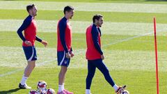 Saúl, Savic y Koke, en el entrenamiento del Atlético.