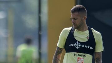 Ménez no entrenó al parejo previo a la semifinal ante Santos