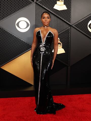 Janelle Monae posa en la alfombra roja de los Grammys 2024 celebrados en el Crypto.com Arena situado en la ciudad de Los Ángeles, en California.