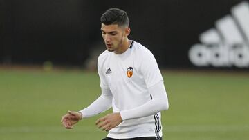 Rafa Mir, entrenando.