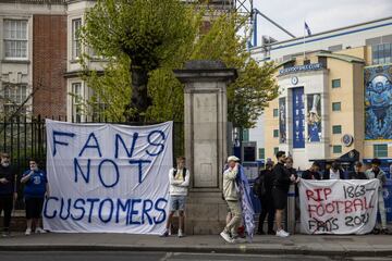 Los seguidores del Chelsea protestan contra la Superliga