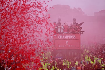 La ciudad de Liverpool volcada con el conjunto Red tras conseguir el vigsimo titulo de liga de su historia.