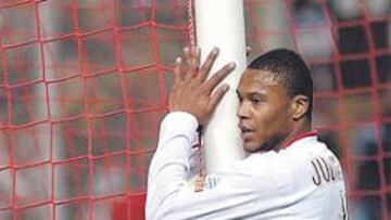 <b>EL MATADOR. </b>Julio Baptista es la auténtica pesadilla del Racing.