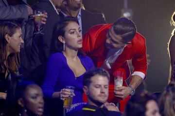 El jugador de la Juventus y su pareja acudieron a los MTV European Music Awards (EMA) en Sevilla, donde disfrutaron de la mejor música actual.