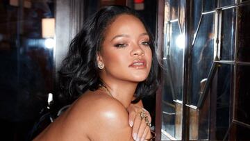 Rihanna sorprende al sacar la basura y cambiar las bombillas en ropa interior y tacones
