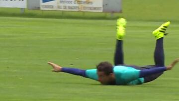 El volante mexicano marcó una anotación impresionante en uno de sus entrenamientos con el PSV Eindhoven.