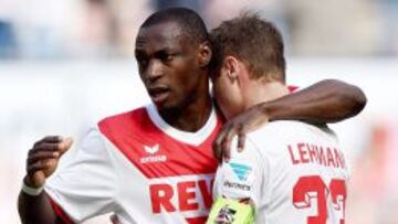 Anthony Ujah celebra un gol con Lehmann.