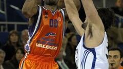 Omar Cook consigue el factor cancha para el Power