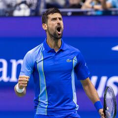 Djokovic se enreda, pero remonta dos sets por octava vez