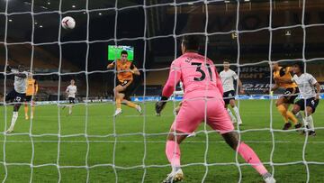 Wolves pierde contra Manchester City (1-3) Resumen y gol de Raúl Jiménez