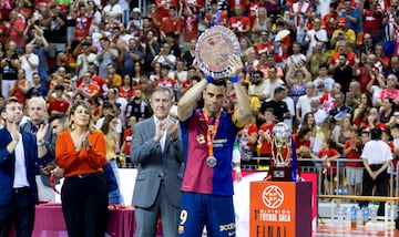 El Barcelona, sin t¨ªtulos por primera vez desde 2017. En la imagen, Sergio Lozano.