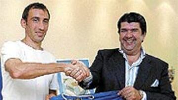 <B>BAJIC YA SE ENTRENA</B>. Bajic fue presentado en la mañana de ayer como nuevo jugador del Xerez aunque el serbio lleva ya tres días de entrenamientos con la primera plantilla azulina.