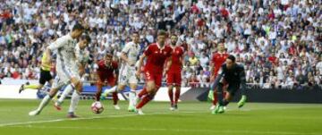 Cristiano Ronaldo makes it 2-0.