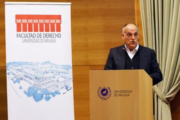 Javier Tebas durante su charla en Málaga,.