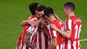 BILBAO, SPAIN - DECEMBER 18: Unai Nunez of Athletic Bilbao celebrates with teammates after scoring their team's second goal during the La Liga Santander match between Athletic Club and SD Huesca at Estadio de San Mames on December 18, 2020 in Bilbao,