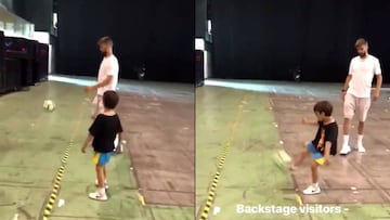 Piqu&eacute; y su hijo Milan, f&uacute;tbol en el backstage de Shakira