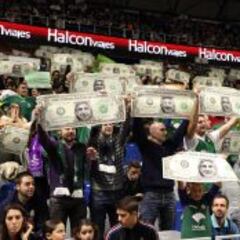 La afición del Unicaja silbó el himno de la Euroliga