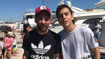 Una foto de Messi en Ibiza se hace viral por su rodilla derecha