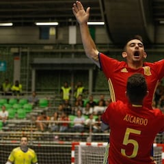 España exhibe pegada ante Irán y gana su debut en el Mundial
