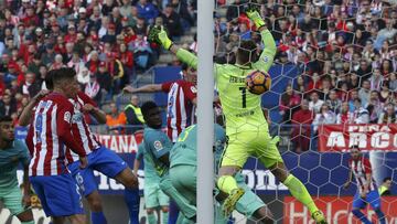 God&iacute;n marca al Barcelona. 