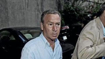 <b>A GUSTO. </b>Clemente está tan cómodo en Murcia y no le importaría estrenarse en Segunda. Su agente, Miguel Santos, le ve predispuesto a negociar.