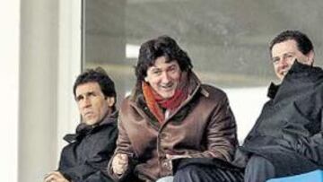 <b>DE VISITA. </b>Jesús Zamora, José Mari Bakero y Miguel Fuentes presenciaron el entrenamiento.