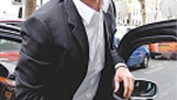 Barthez yendo a declarar.