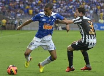 Maike, lateral derecho de Cruzeiro de 22 años, tiene un valor de 6.2 millones de dólares y es décimo.