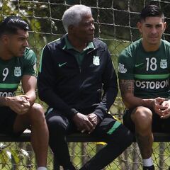 Nacional se alista para Santa Fe ante la mirada de la prensa