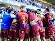 Los jugadores del Deportivo celebran la victoria ante la Real Sociedad B.