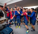 Fiesta del Barça en el vestuario del Bernabéu
