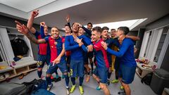 Fiesta del Barça en el vestuario del Bernabéu