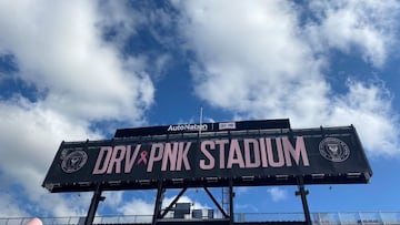 USA8511. FORT LAUDERDALE (ESTADOS UNIDOS), 09/04/2021.- Fotografía cedida este viernes por el Inter Miami CF donde se muestra el nuevo nombre del estadio del Inter Miami, " DRV PNK Stadium", en apoyo a la iniciativa contra el cáncer que desarrolla AutoNation y como parte del convenio entre el equipo y el concesionario, en Fort Lauderdale, Miami (Estados Unidos). El club Inter Miami CF anunció este viernes un acuerdo de patrocinio de tres años con el concesionario de automóviles AutoNation, mediante el cual estadio y sede del equipo de la MLS se llamará ahora DRV PNK Stadium. El nuevo nombre del estadio, con capacidad para 18.000 espectadores y ubicado en Fort Lauderdale, es en apoyo a la iniciativa contra el cáncer que desarrolla AutoNation, el mayor concesionario de carros en Estados Unidos y que también tiene su sede en esa ciudad del sur de Florida (EEUU). EFE/ Inter Miami Cf / SOLO USO EDITORIAL/ SOLO DISPONIBLE PARA ILUSTRAR LA NOTICIA QUE ACOMPAÑA (CRÉDITO OBLIGATORIO)