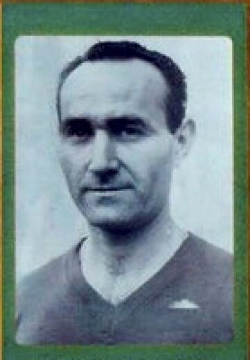 Se convirtió en máximo anotador en la temporada 38/39 empatando a 10 goles con Annibale Frossi, y máximo anotador del Inter en la serie A en la temporada 40/41 con 9 goles en 30 partidos