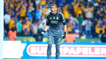 Nahuel Guzman of Tigres during the 14th round match between Tigres UANL and Guadalajara as part of the Liga BBVA MX Varonil, Torneo Clausura 2026 at Universitario Stadium, on April 11, 2026 in Monterrey, Nuevo Leon, Mexico.