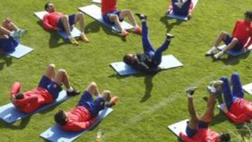 <b>LOS ATLÉTICOS NO SE CONCENTRAN. </b>Simeone no concentró a sus jugadores la noche antes del partido. Tras dormir en sus casas, los atléticos realizarán hoy una sesión de activación tras la cual se irán a comer al hotel habitual.