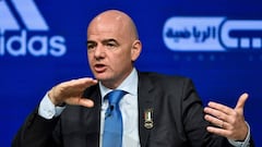 FIFA calls in mediators for staff troubles