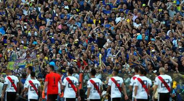 River-Boca: intense atmosphere of 'El Superclásico' captured