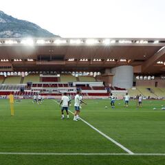 El Atlético se queja ante la UEFA por el césped del Louis II