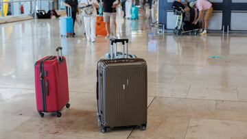 Maletas en la terminal T4 del Aeropuerto Adolfo Suárez Madrid-Barajas, a 12 de julio de 2024, en Madrid (España). Muchas personas eligen el avión para su salida en las vacaciones de verano en esta segunda operación salida que coincide con la segunda quincena de julio. El Aeropuerto Adolfo Suárez Madrid-Barajas es el que más movimientos tiene en esta operación entre los aeropuertos nacionales.
12 JULIO 2024;BARAJAS;AEROPUERTO;OPERACION;SALIDA;VERANO
Alejandro Martínez Vélez / Europa Press
12/07/2024