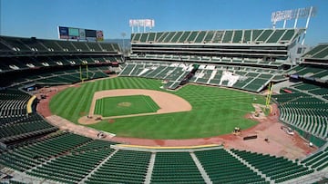 La franquicia de Oakland actualmente juega en el Oakland-Alameda County Coliseum y comparte el recinto con los Raiders de la NFL.