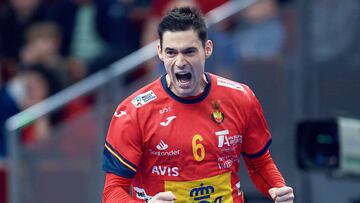 Gdansk (Poland), 25/01/2023.- Angel Fernandez of Spain in action during the 28th IHF Men'??s World Handball Championship 2023 quarterfinal match between Norway and Spain at the Ergo Arena in Gdansk, Poland, 25 January 2023. (Balonmano, Noruega, Polonia, Espa?a) EFE/EPA/Adam Warzawa POLAND OUT